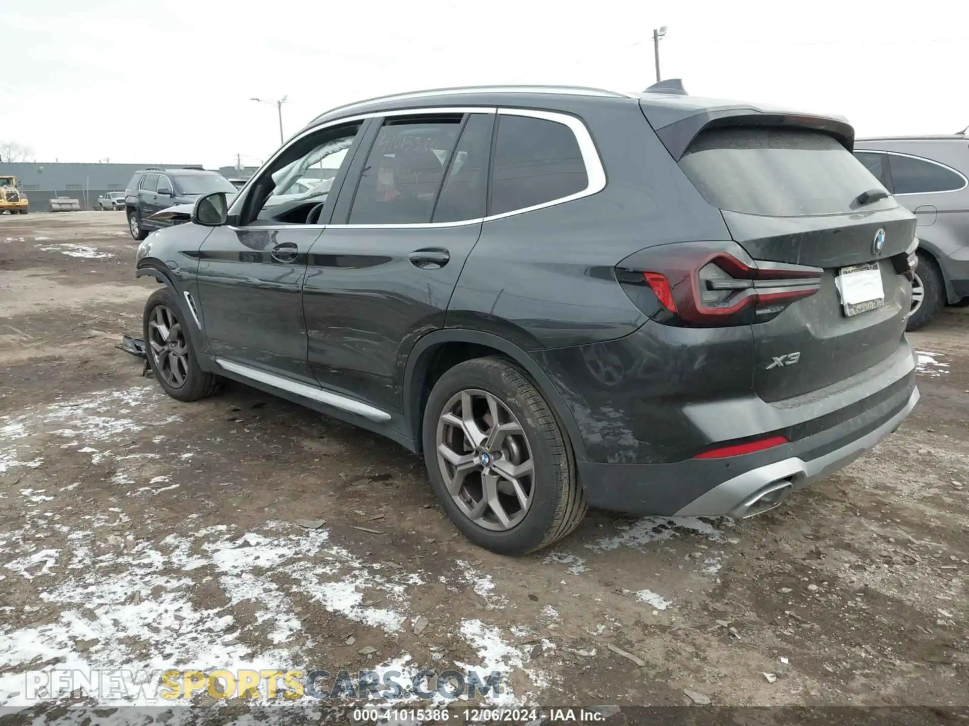 3 Photograph of a damaged car 5UX53DP07N9M14954 BMW X3 2022