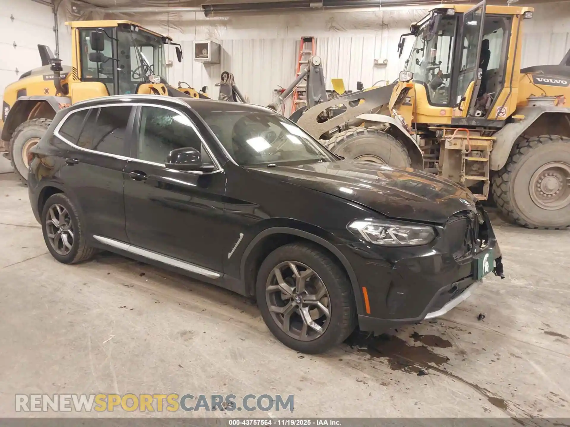1 Photograph of a damaged car 5UX53DP07N9M55505 BMW X3 2022
