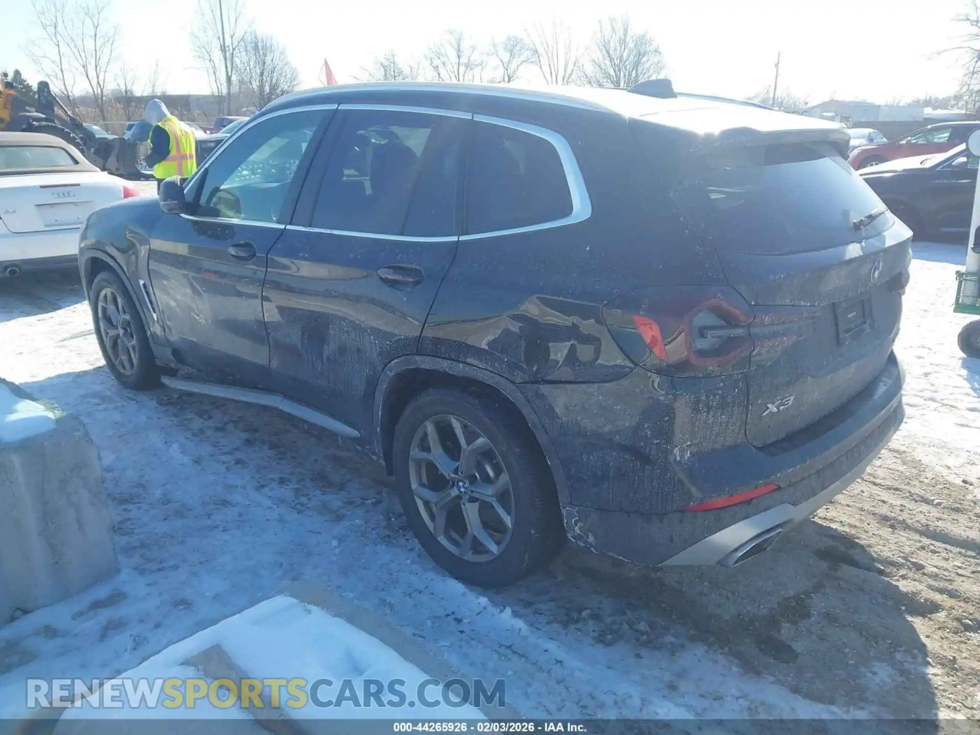3 Photograph of a damaged car 5UX53DP07N9N10549 BMW X3 2022