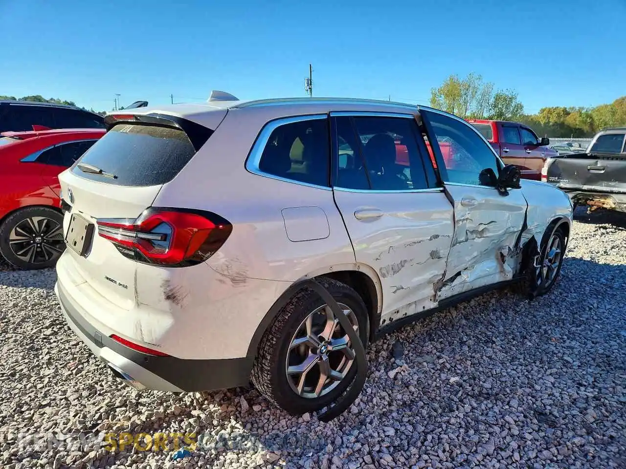 3 Photograph of a damaged car 5UX53DP08N9J91386 BMW X3 2022