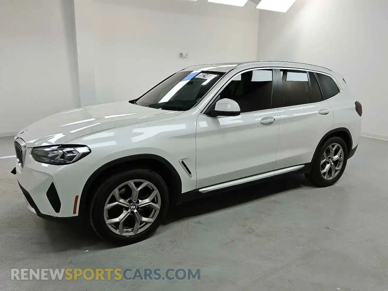 1 Photograph of a damaged car 5UX53DP08N9K21423 BMW X3 2022