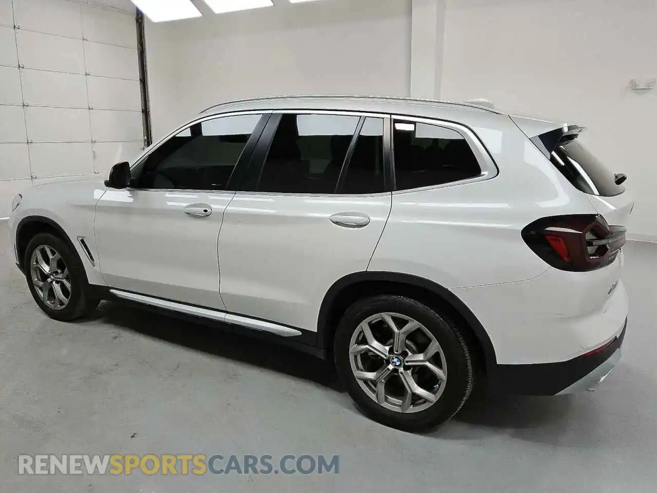 2 Photograph of a damaged car 5UX53DP08N9K21423 BMW X3 2022