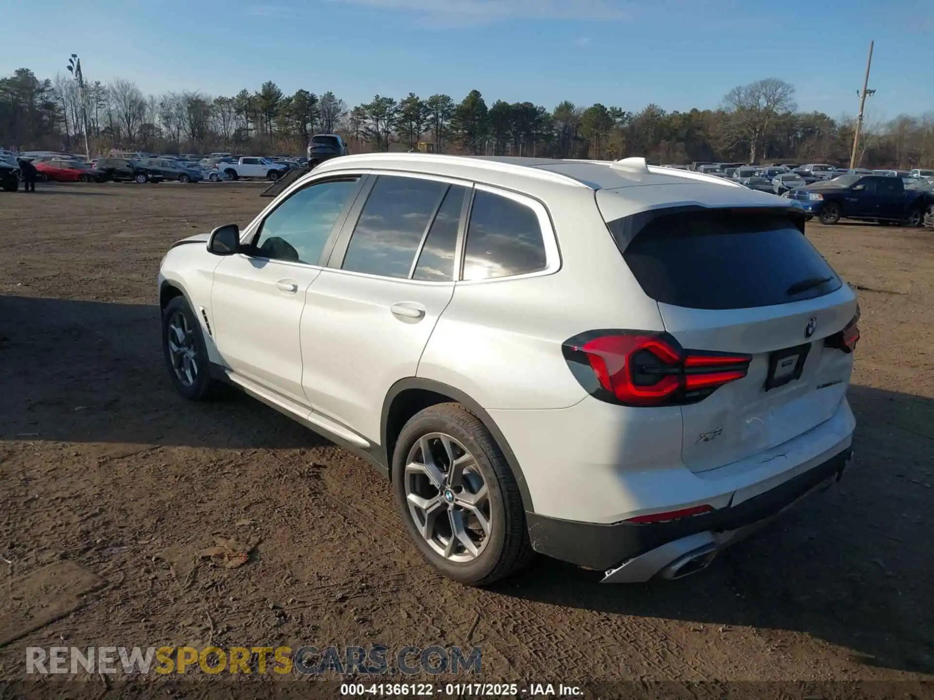 3 Photograph of a damaged car 5UX53DP08N9K35631 BMW X3 2022