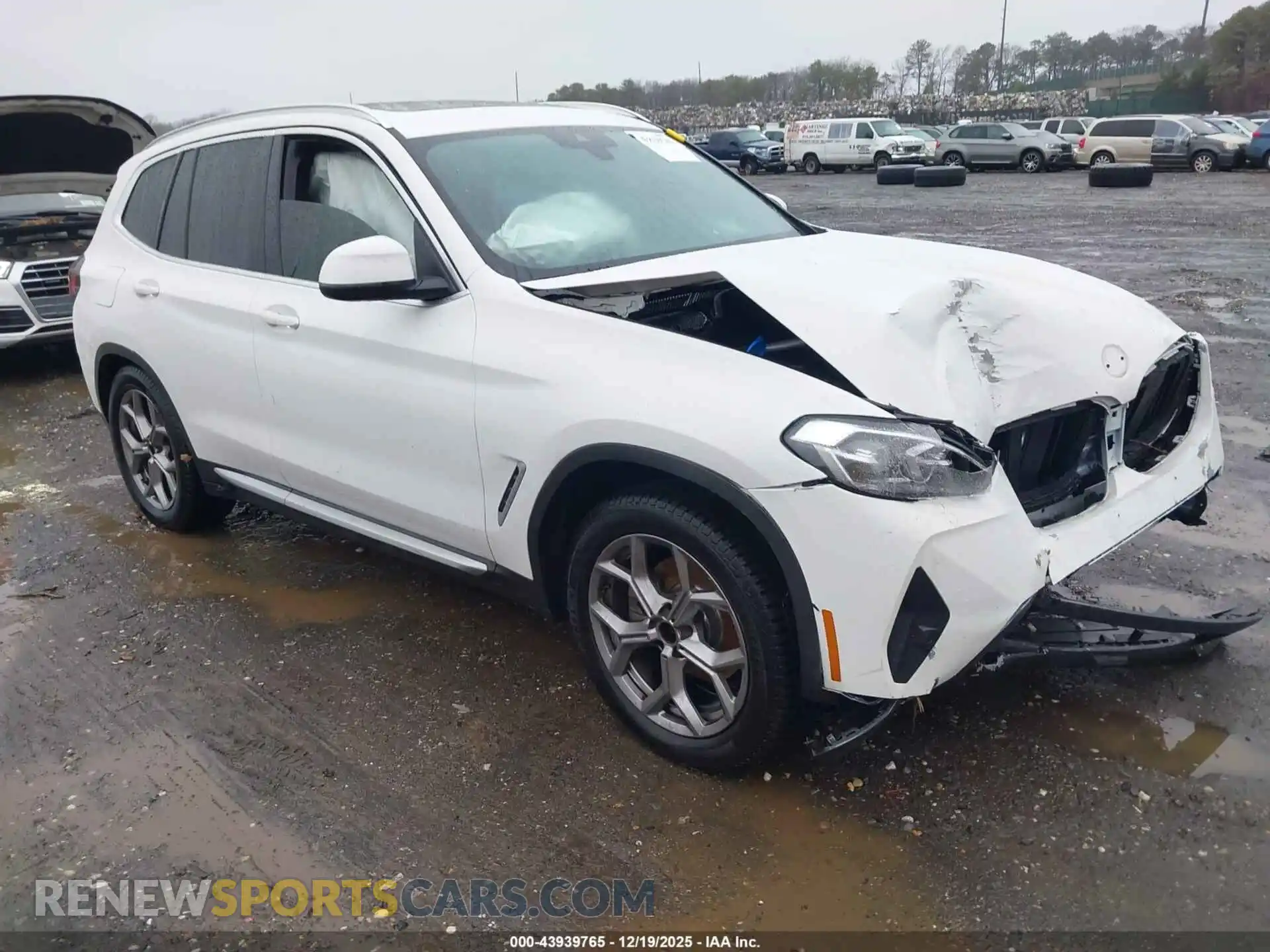 1 Photograph of a damaged car 5UX53DP08N9L14605 BMW X3 2022