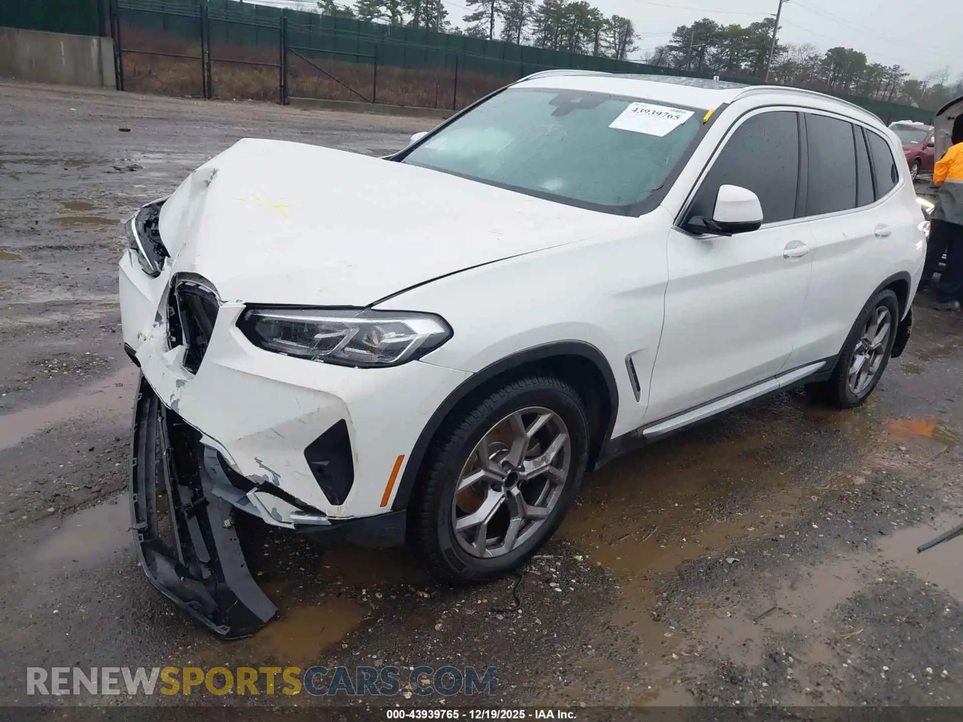 2 Photograph of a damaged car 5UX53DP08N9L14605 BMW X3 2022