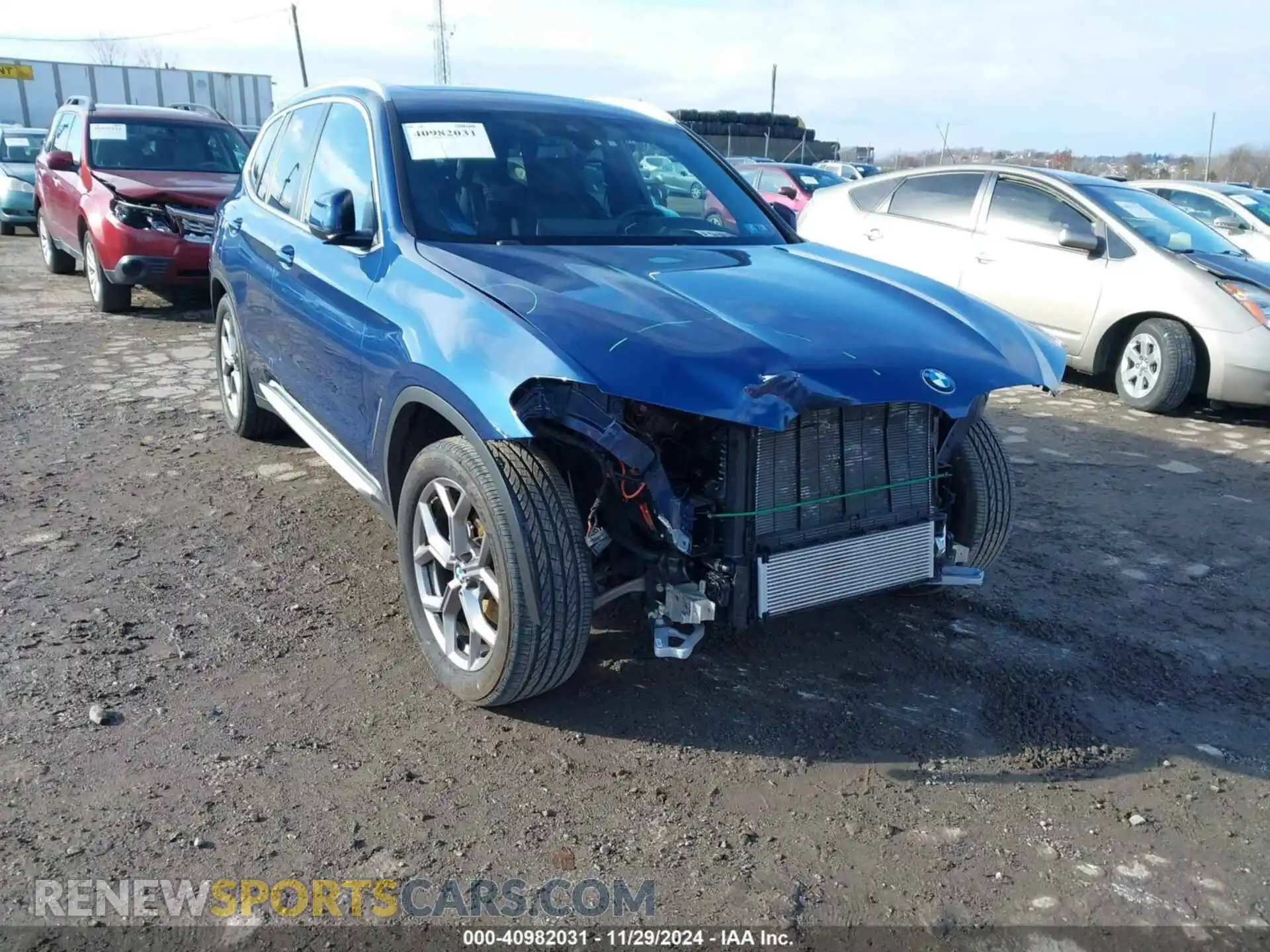 1 Photograph of a damaged car 5UX53DP08N9M75620 BMW X3 2022