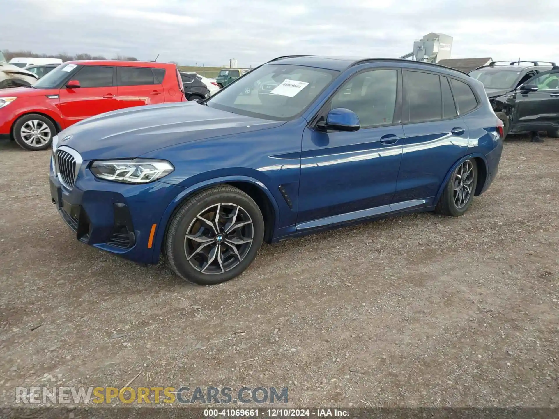 2 Photograph of a damaged car 5UX53DP08N9N39848 BMW X3 2022