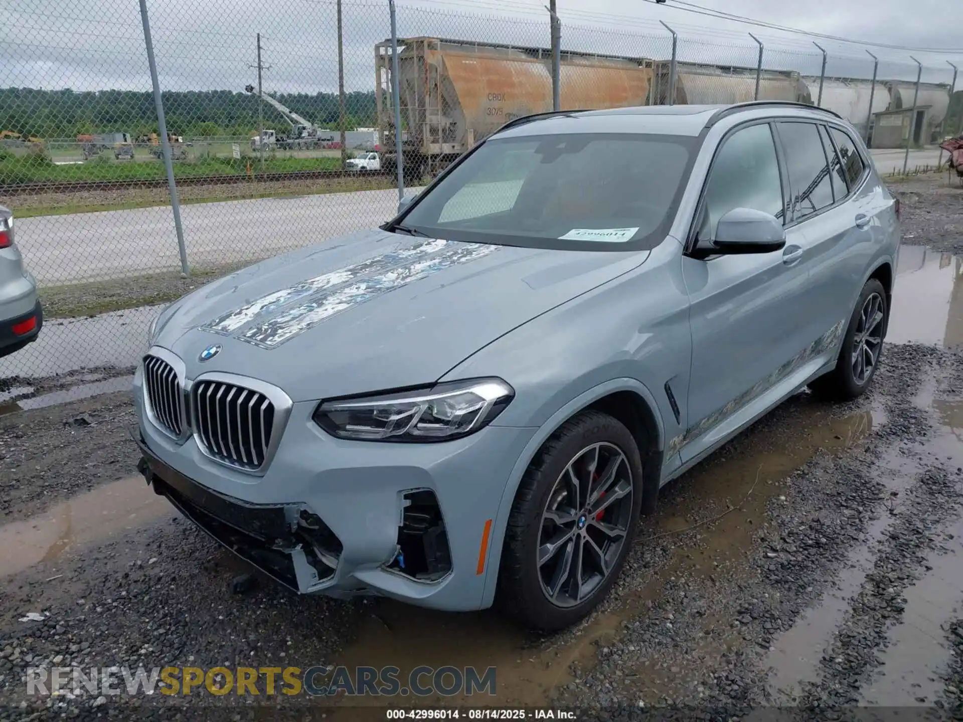 2 Photograph of a damaged car 5UX53DP09N9K21463 BMW X3 2022