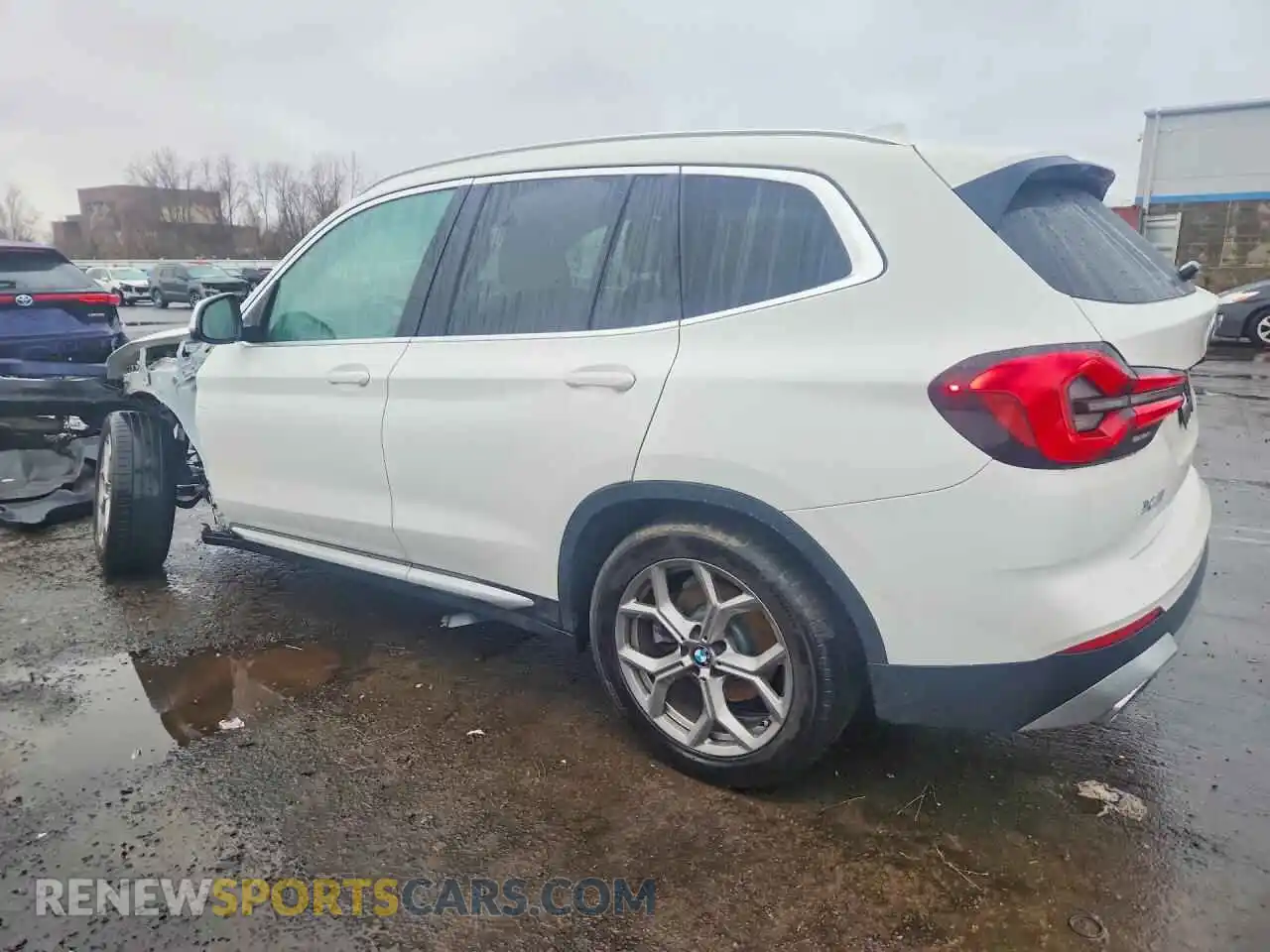 2 Photograph of a damaged car 5UX53DP09N9K53734 BMW X3 2022