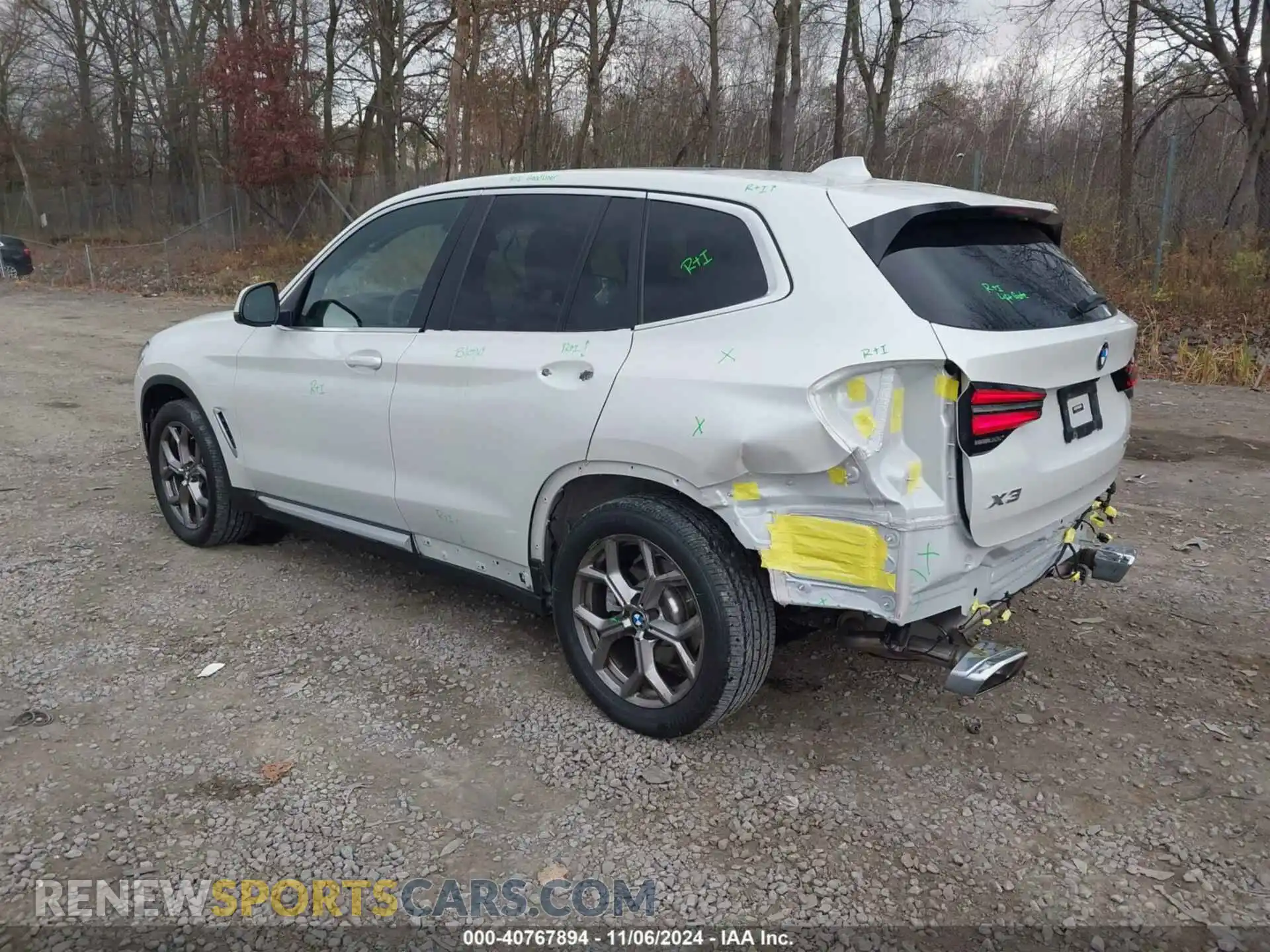 3 Photograph of a damaged car 5UX53DP09N9K59517 BMW X3 2022