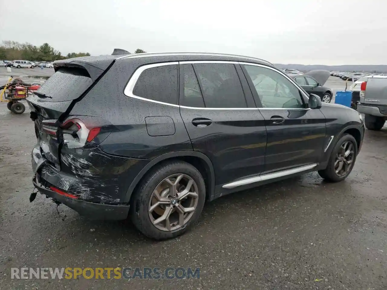 3 Photograph of a damaged car 5UX53DP09N9K86006 BMW X3 2022