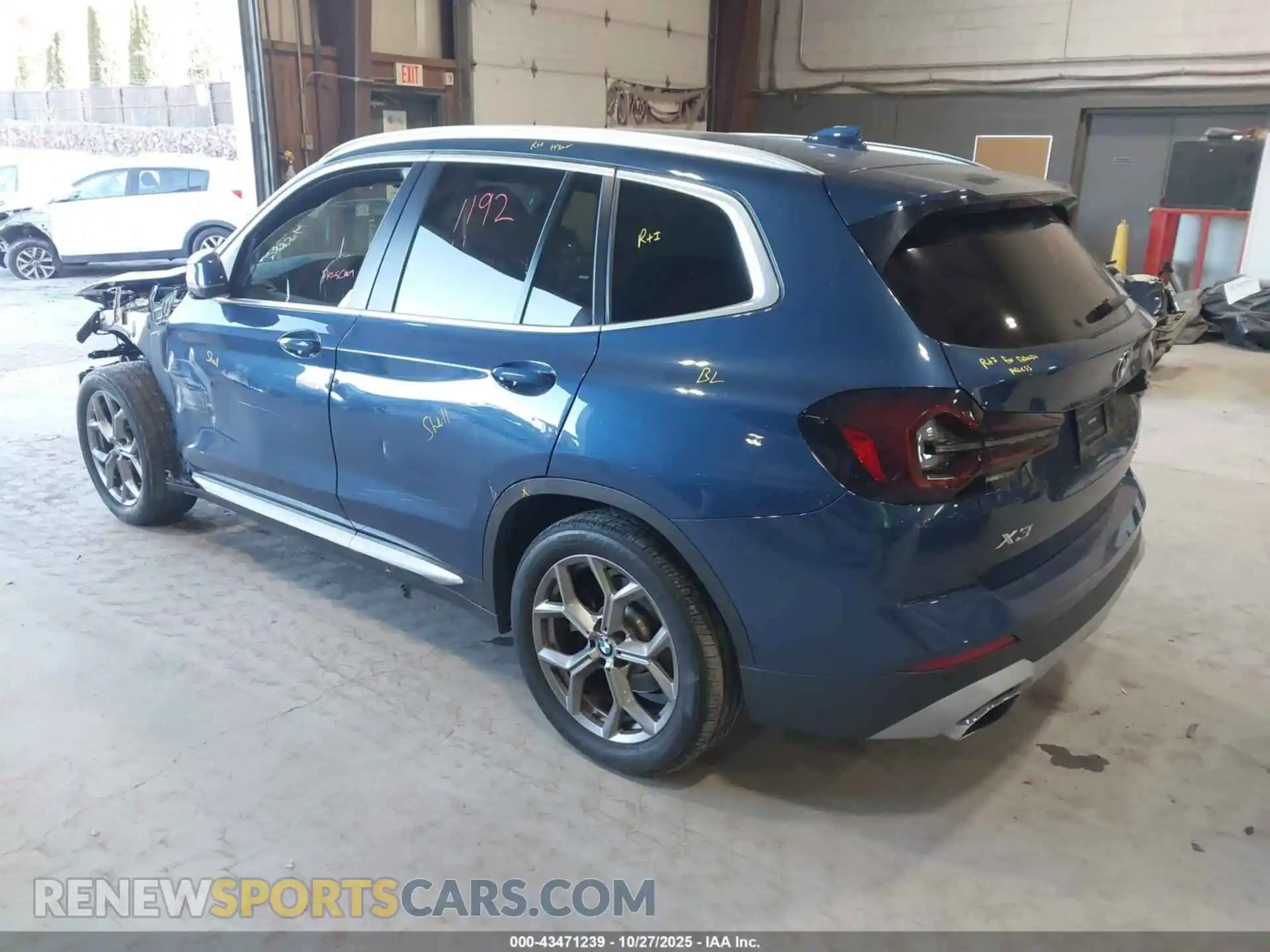 3 Photograph of a damaged car 5UX53DP0XN9J50225 BMW X3 2022