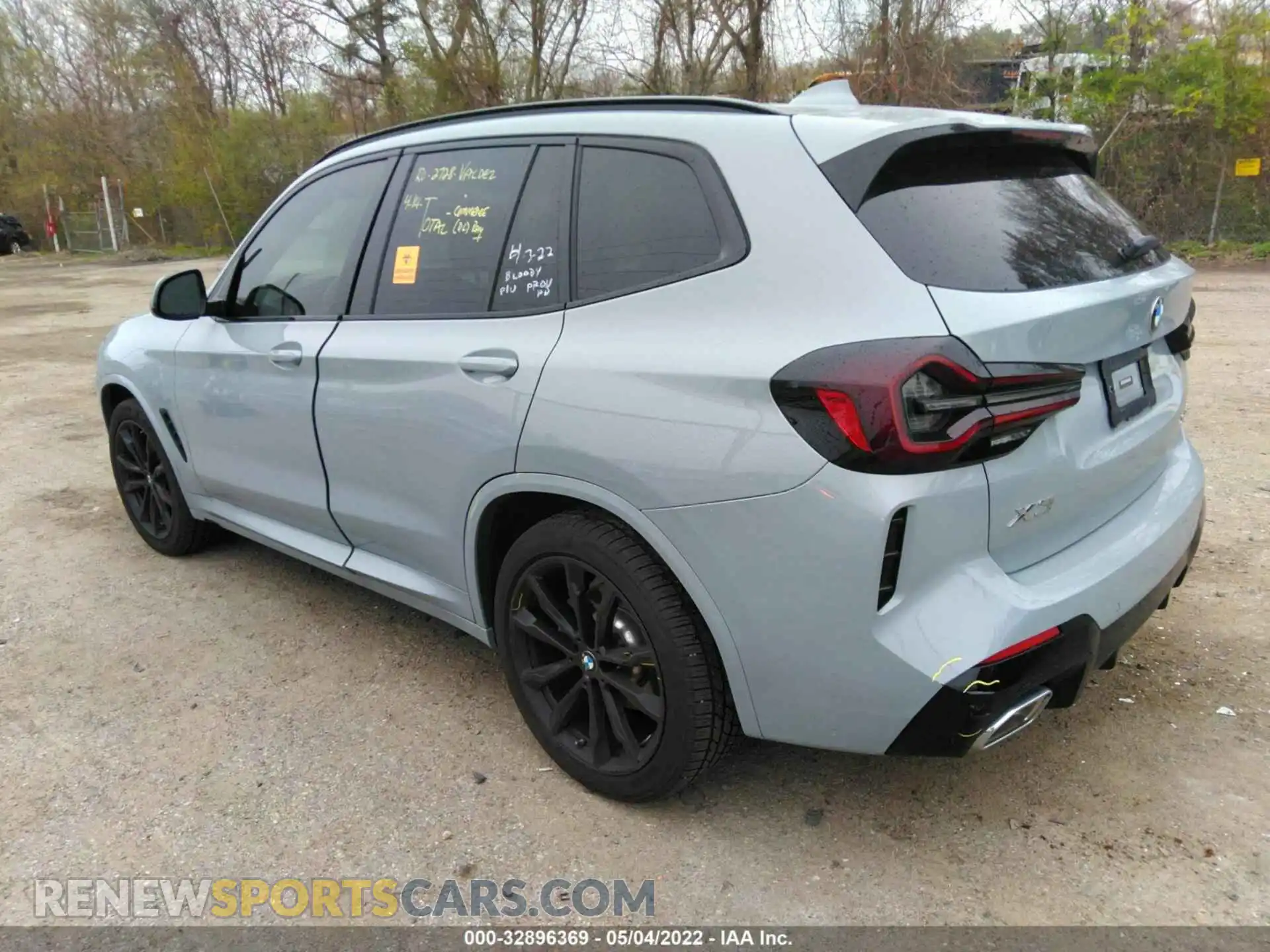 3 Photograph of a damaged car 5UX53DP0XN9K97399 BMW X3 2022