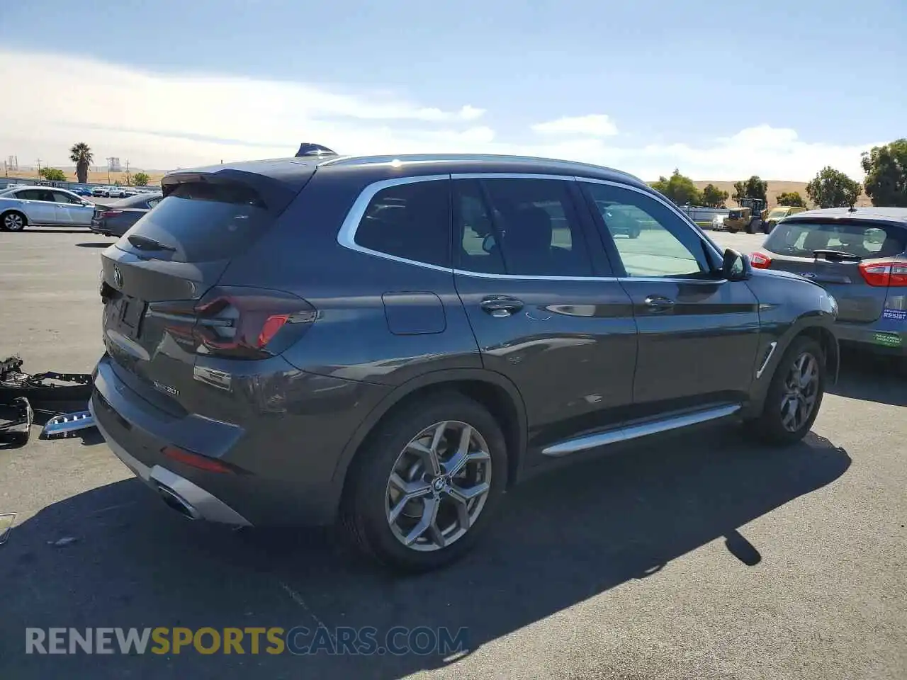 3 Photograph of a damaged car 5UX53DP0XN9L06621 BMW X3 2022