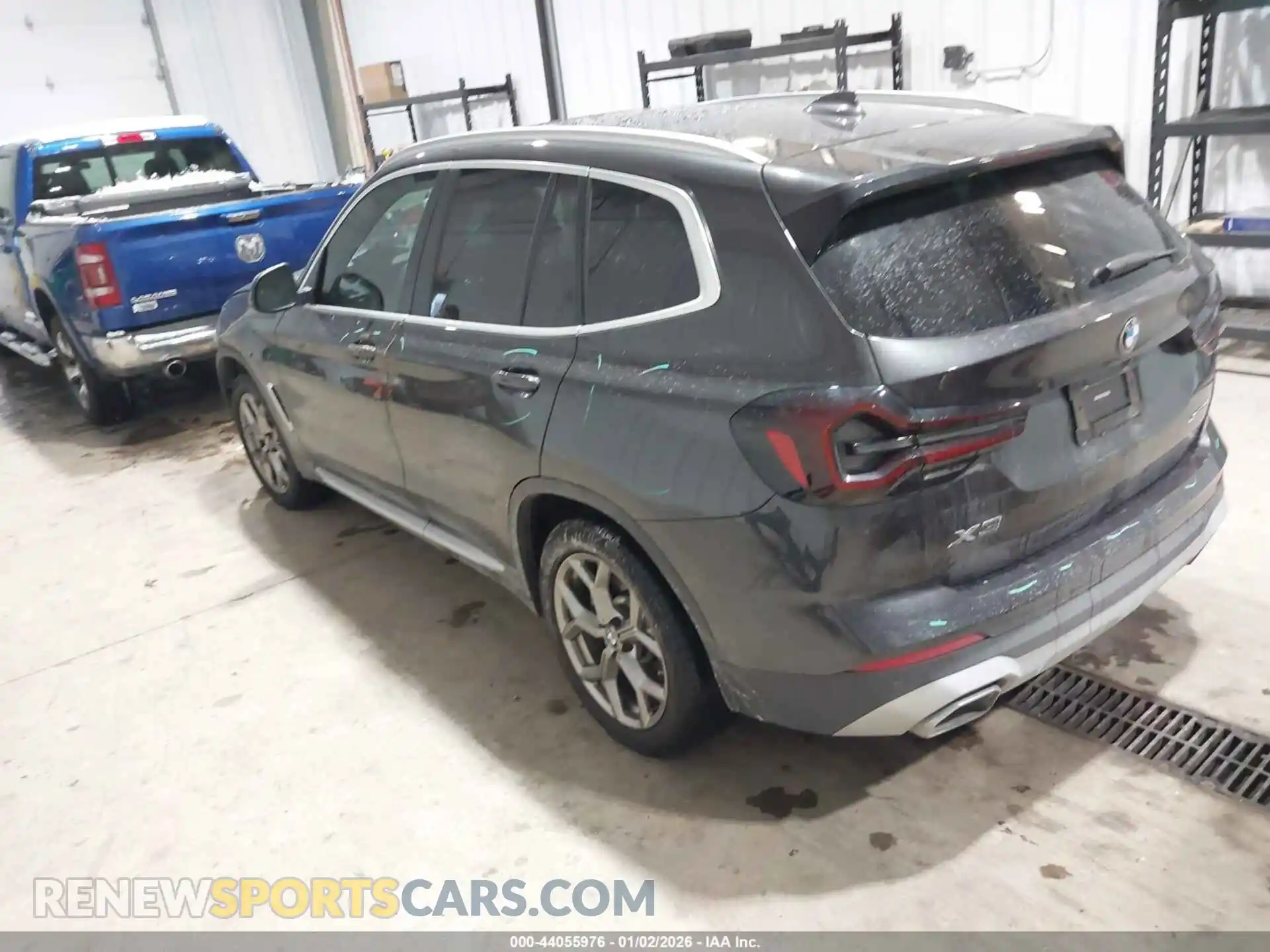 3 Photograph of a damaged car 5UX53DP0XN9N05569 BMW X3 2022