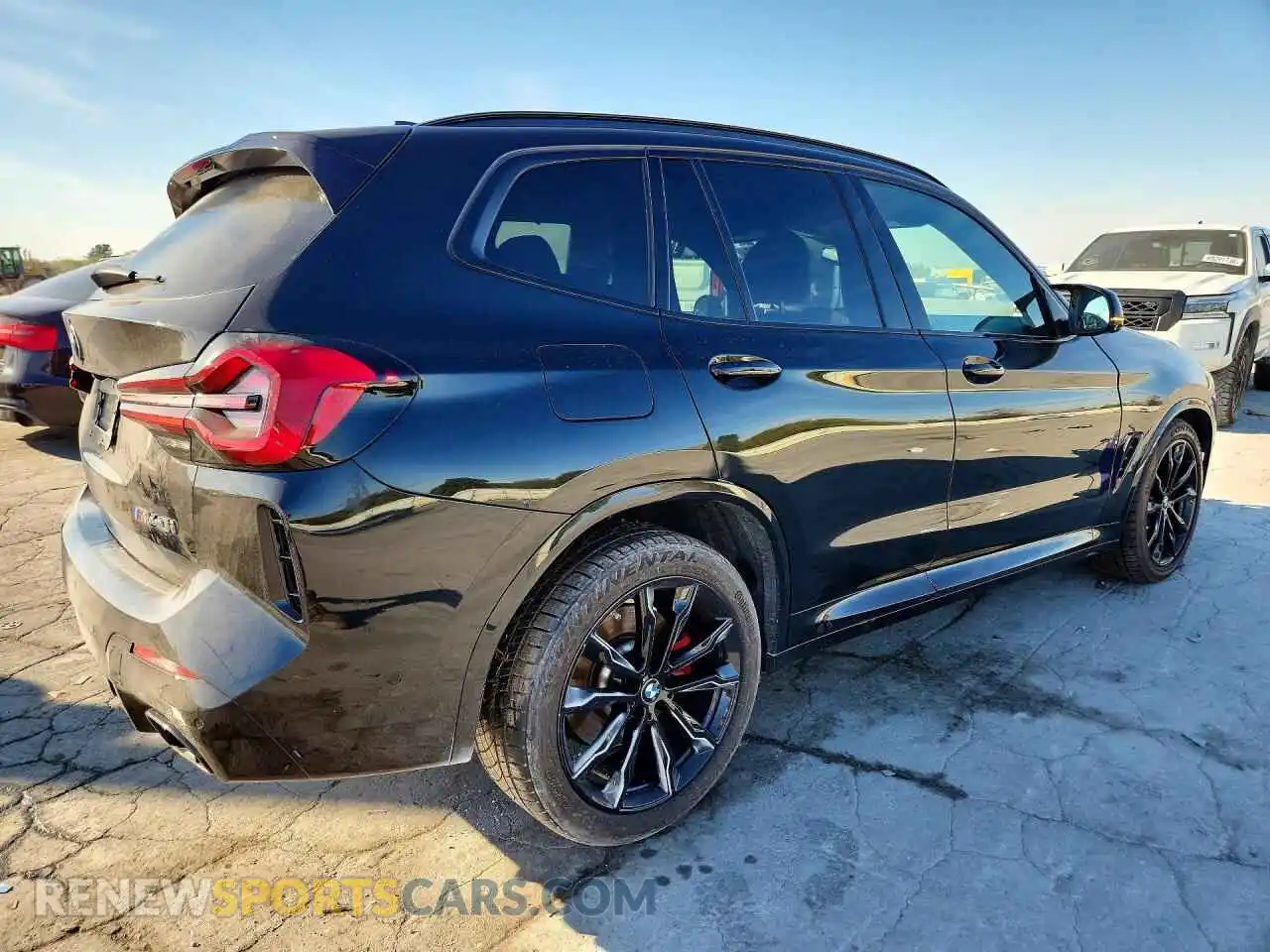 3 Photograph of a damaged car 5UX83DP01N9L03409 BMW X3 2022
