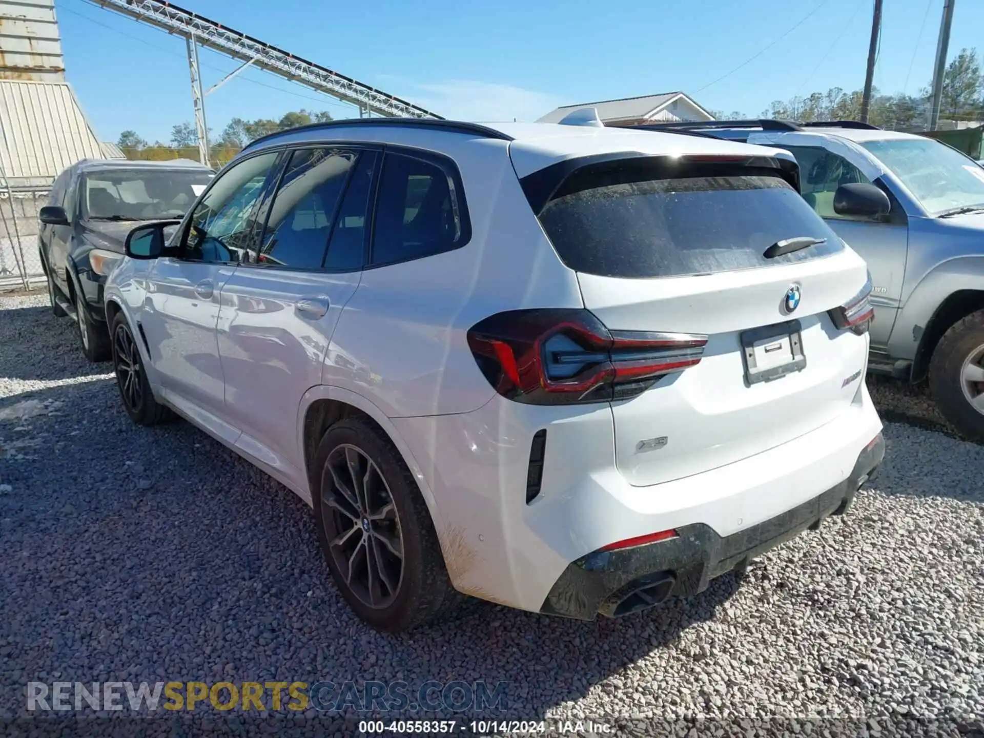 3 Photograph of a damaged car 5UX83DP04N9J60195 BMW X3 2022