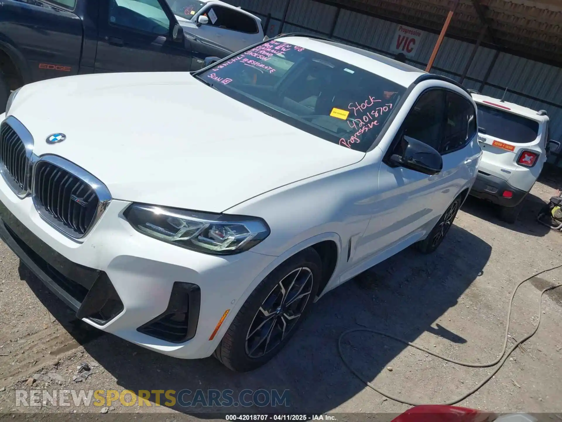 2 Photograph of a damaged car 5UX83DP06N9K87661 BMW X3 2022