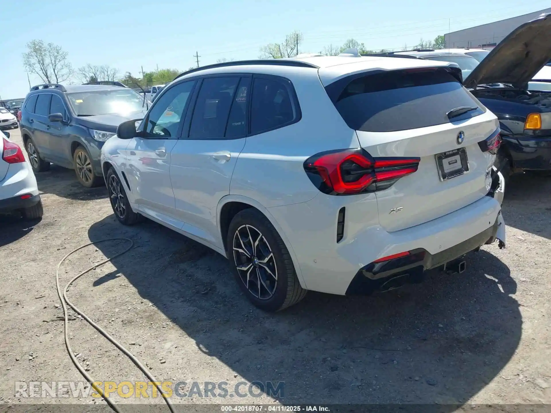 3 Photograph of a damaged car 5UX83DP06N9K87661 BMW X3 2022