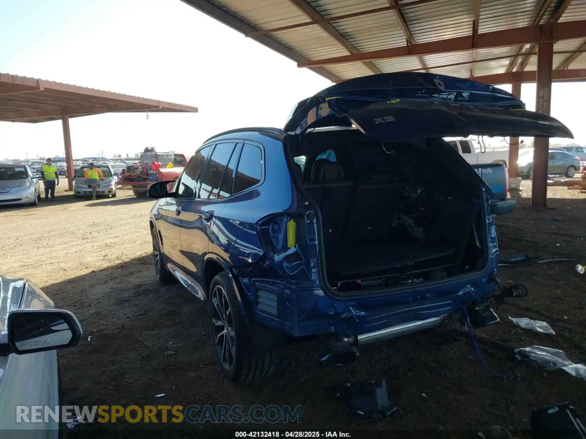 3 Photograph of a damaged car 5UX83DP07N9N22701 BMW X3 2022