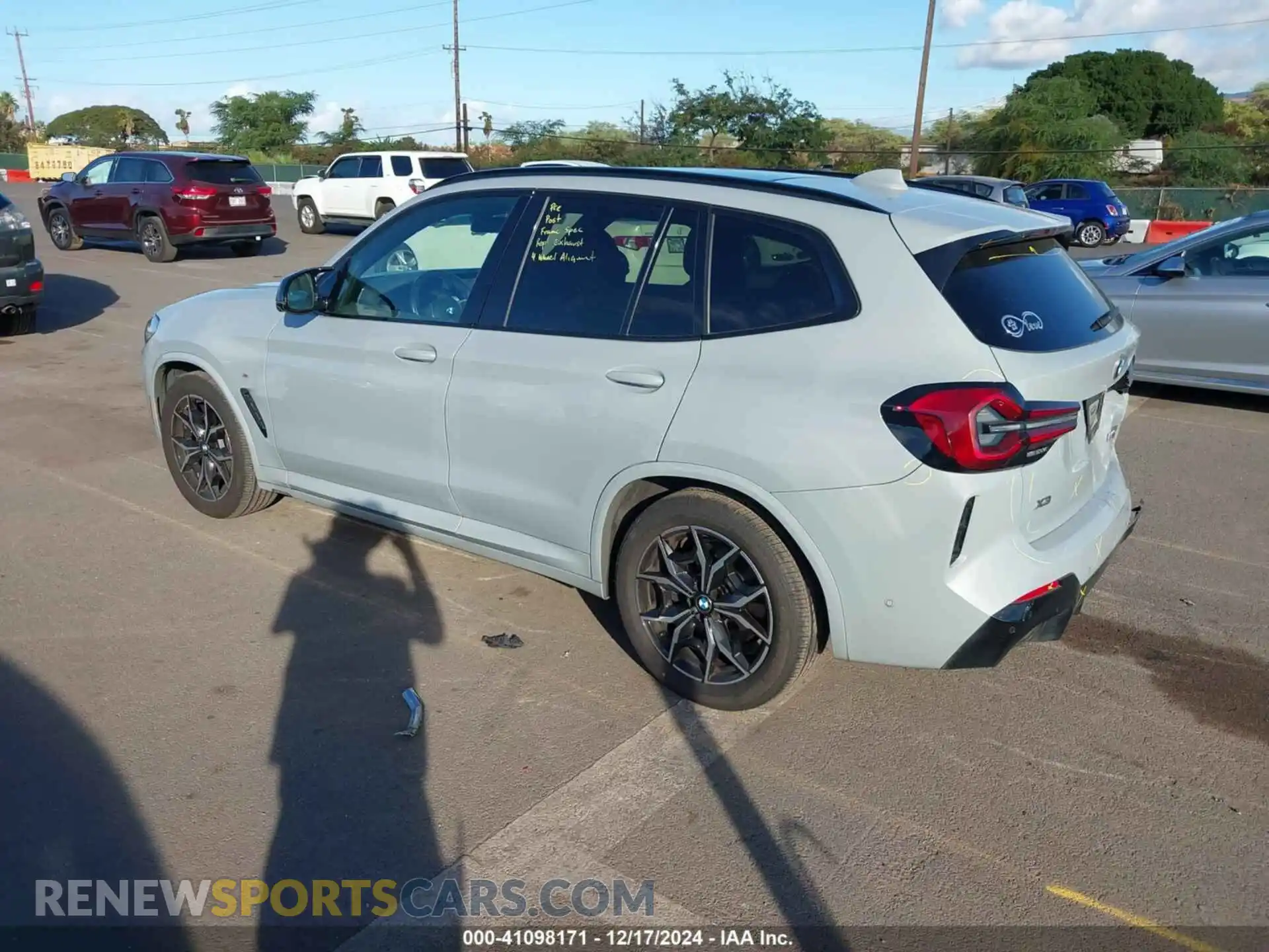3 Photograph of a damaged car 5UX83DP09N9J31744 BMW X3 2022