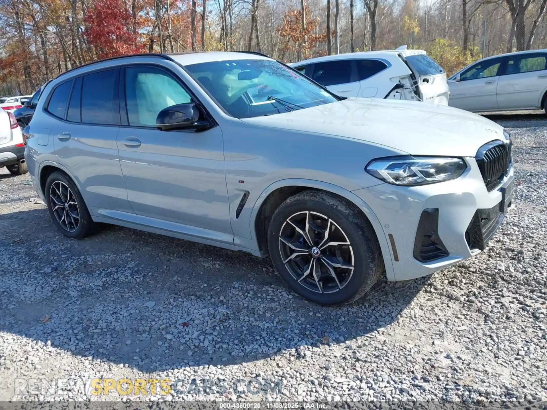1 Photograph of a damaged car 5UX83DP09N9L00032 BMW X3 2022