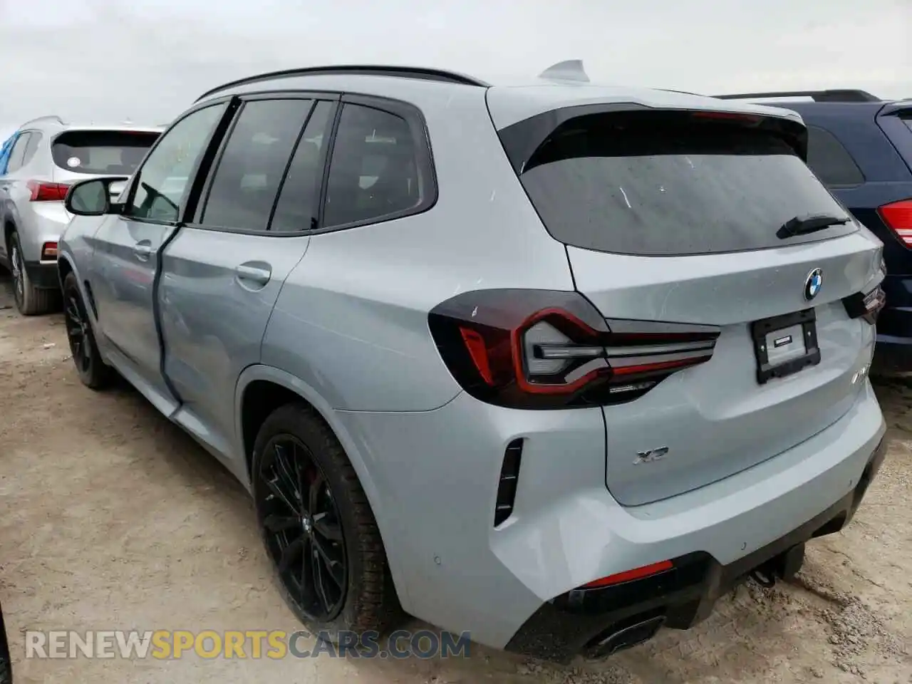 3 Photograph of a damaged car 5UX83DP0XN9N15502 BMW X3 2022