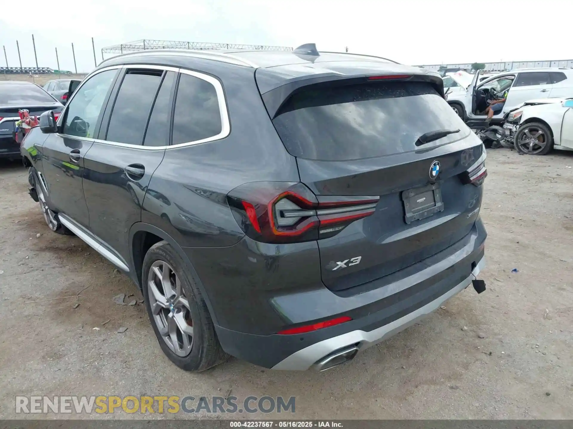 3 Photograph of a damaged car WBX57DP02NN178228 BMW X3 2022