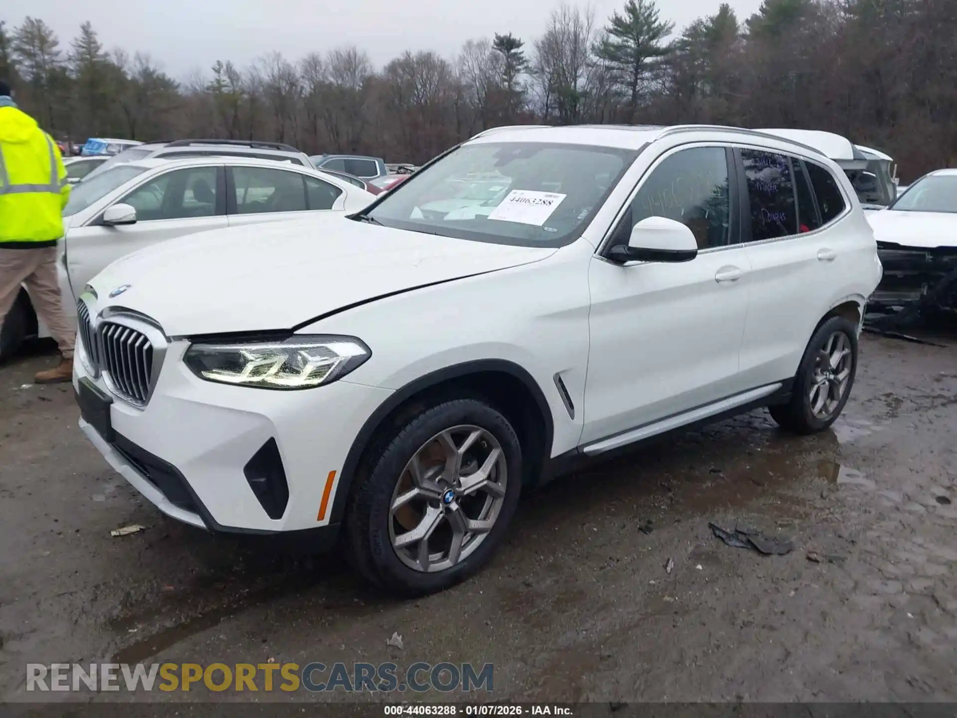 2 Photograph of a damaged car WBX57DP02NN178584 BMW X3 2022