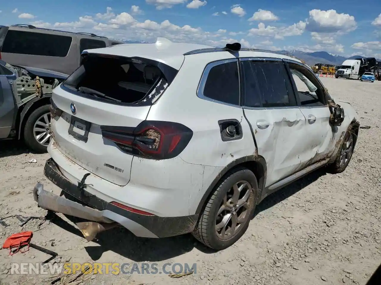 3 Photograph of a damaged car WBX57DP04NN154402 BMW X3 2022