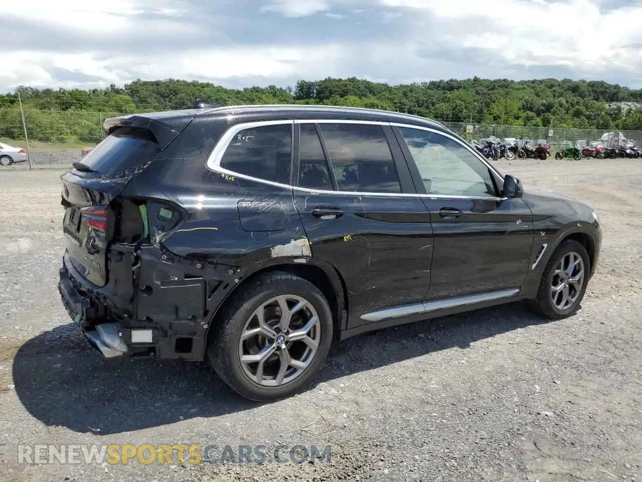 3 Photograph of a damaged car WBX57DP05NN182662 BMW X3 2022