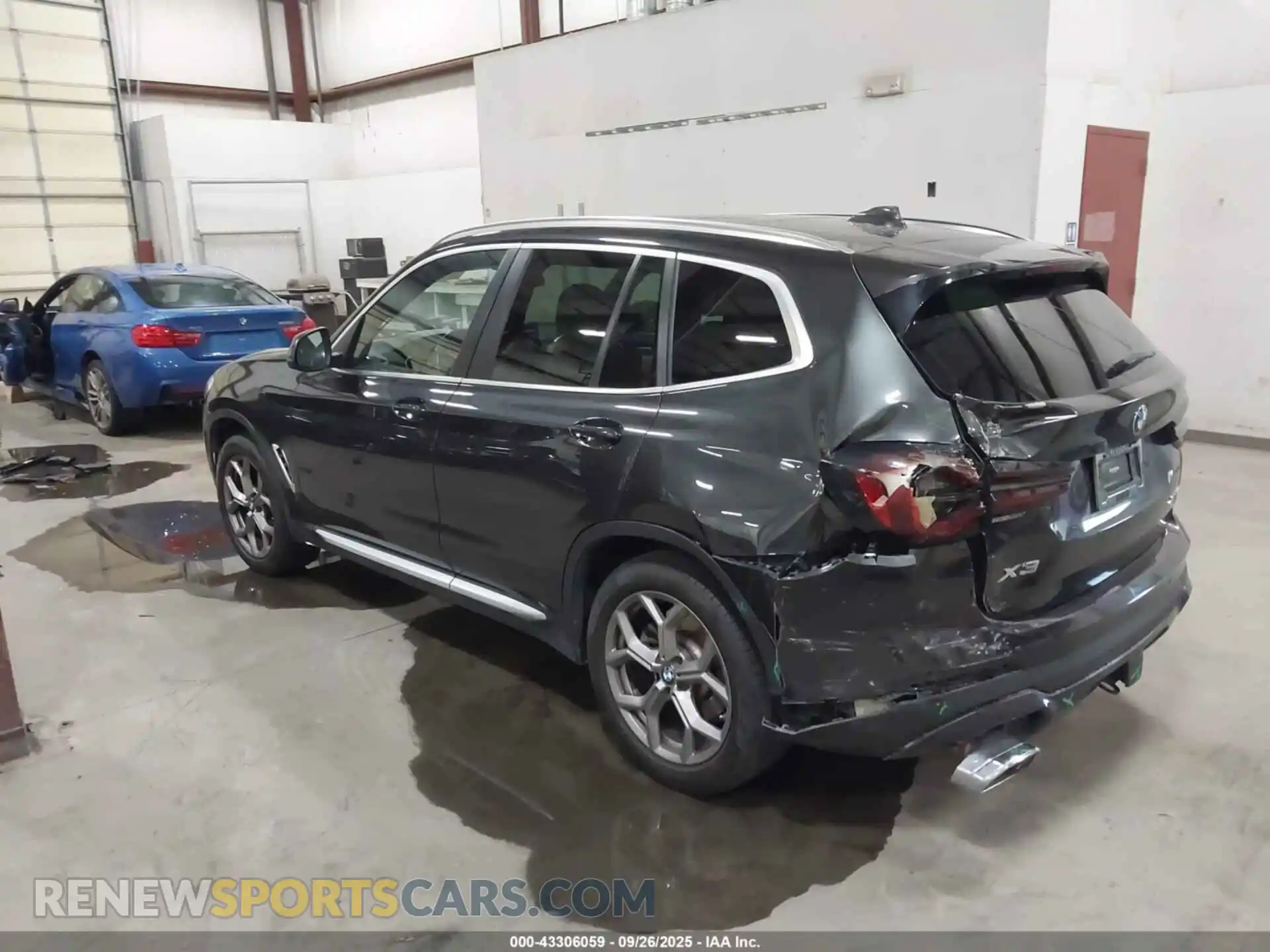 3 Photograph of a damaged car WBX57DP08NN169677 BMW X3 2022