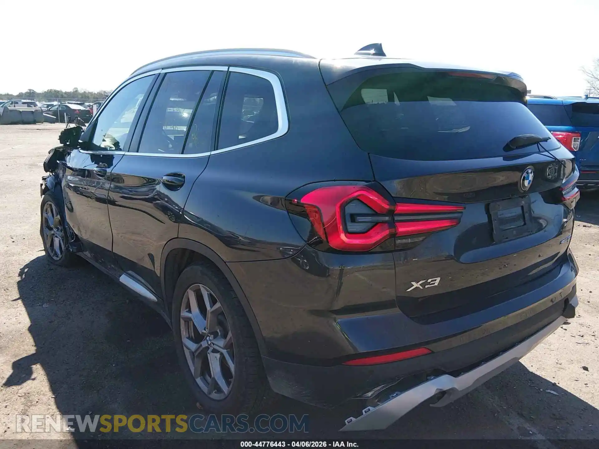 3 Photograph of a damaged car 5UX43DP00P9R38753 BMW X3 2023