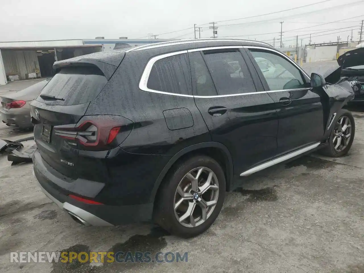 3 Photograph of a damaged car 5UX43DP00P9R90271 BMW X3 2023