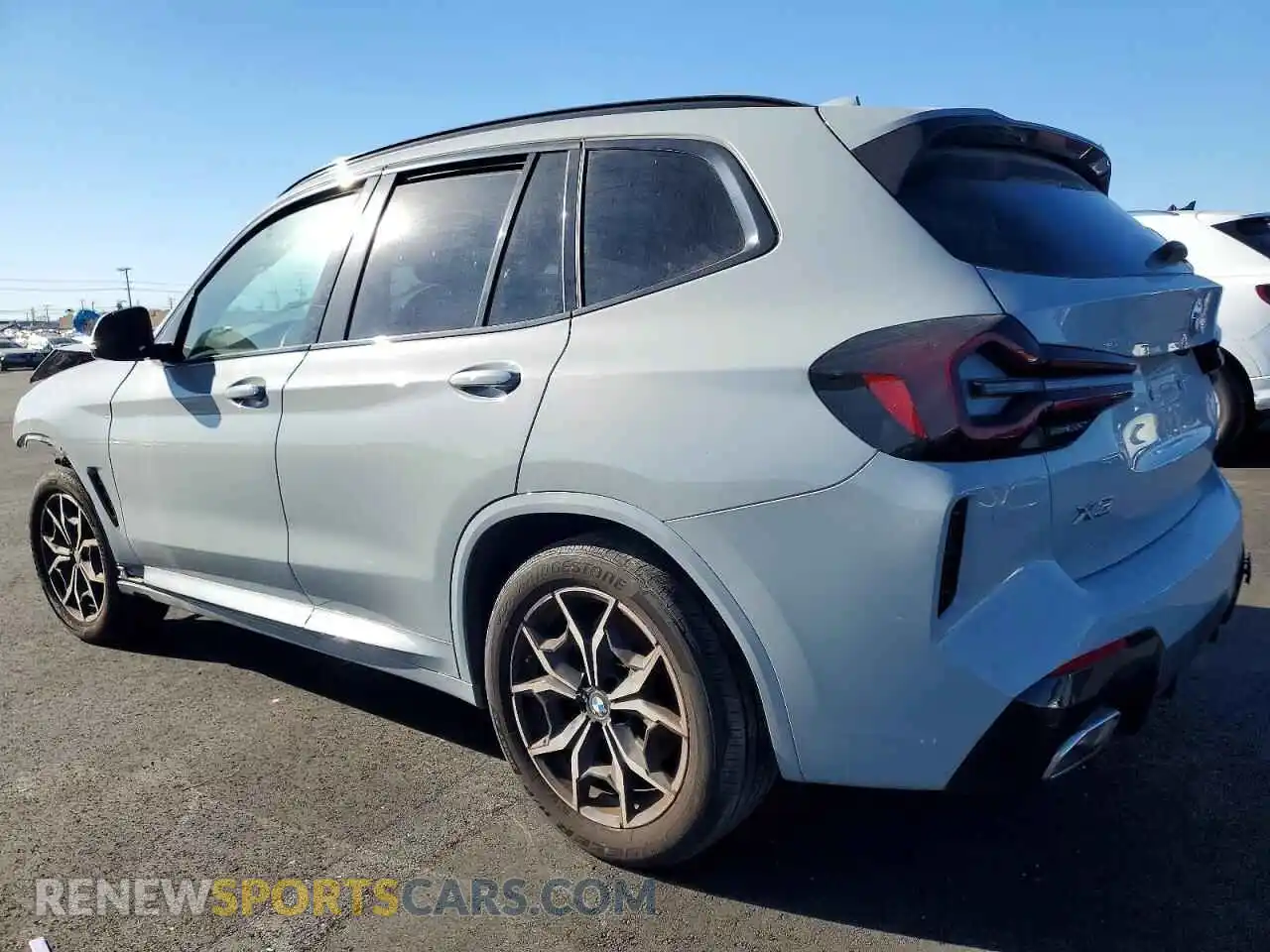 2 Photograph of a damaged car 5UX43DP00P9S93411 BMW X3 2023