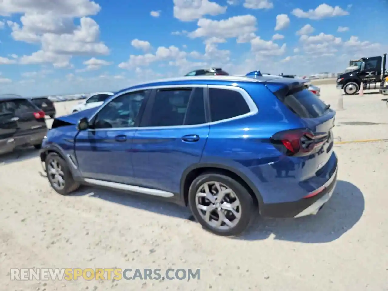 2 Photograph of a damaged car 5UX43DP01P9R00951 BMW X3 2023