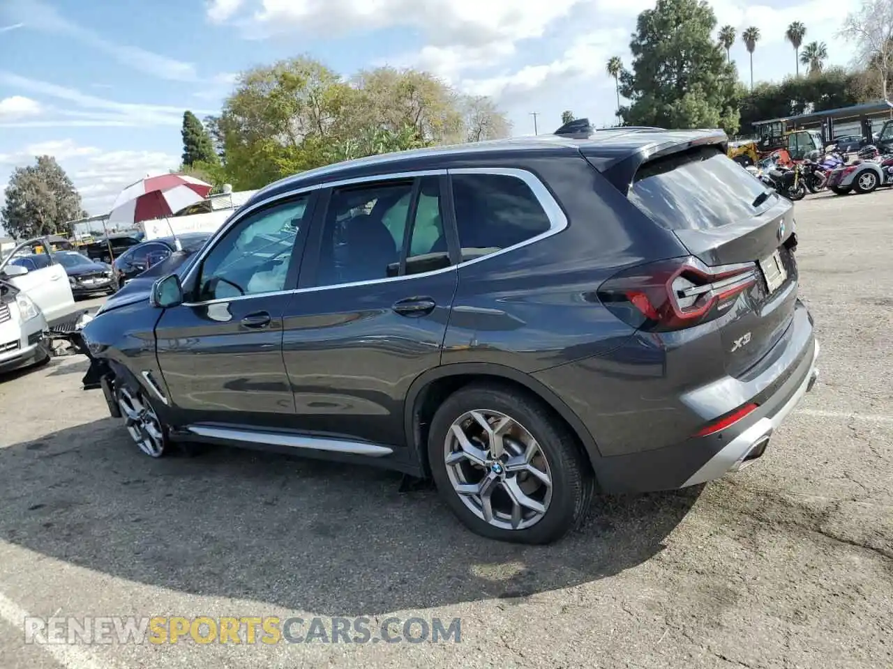 2 Photograph of a damaged car 5UX43DP01P9R40785 BMW X3 2023