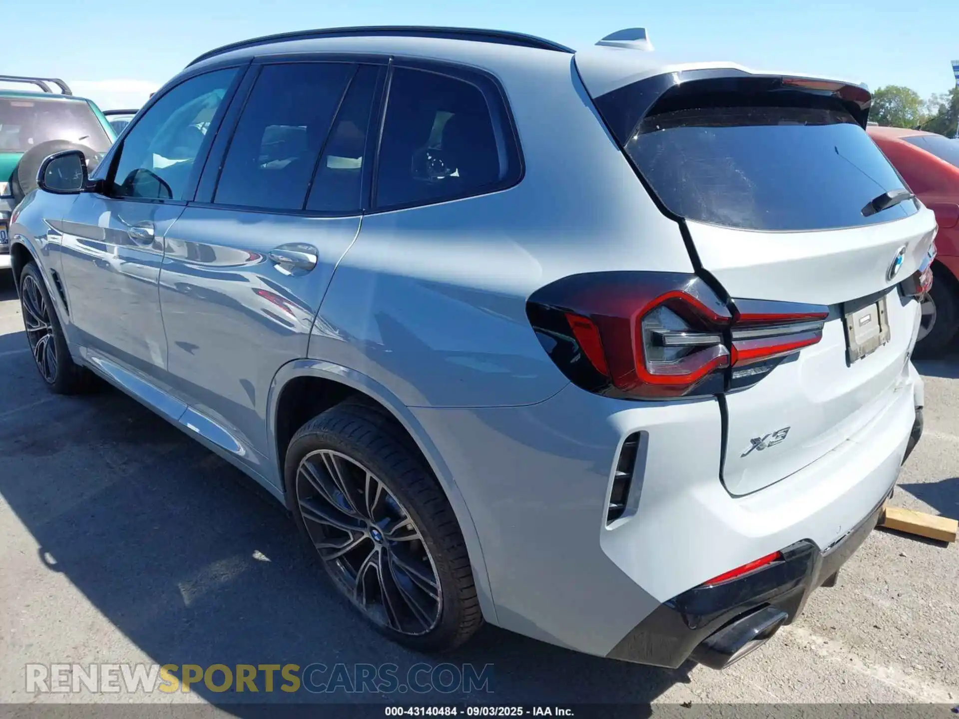 3 Photograph of a damaged car 5UX43DP02P9R73083 BMW X3 2023