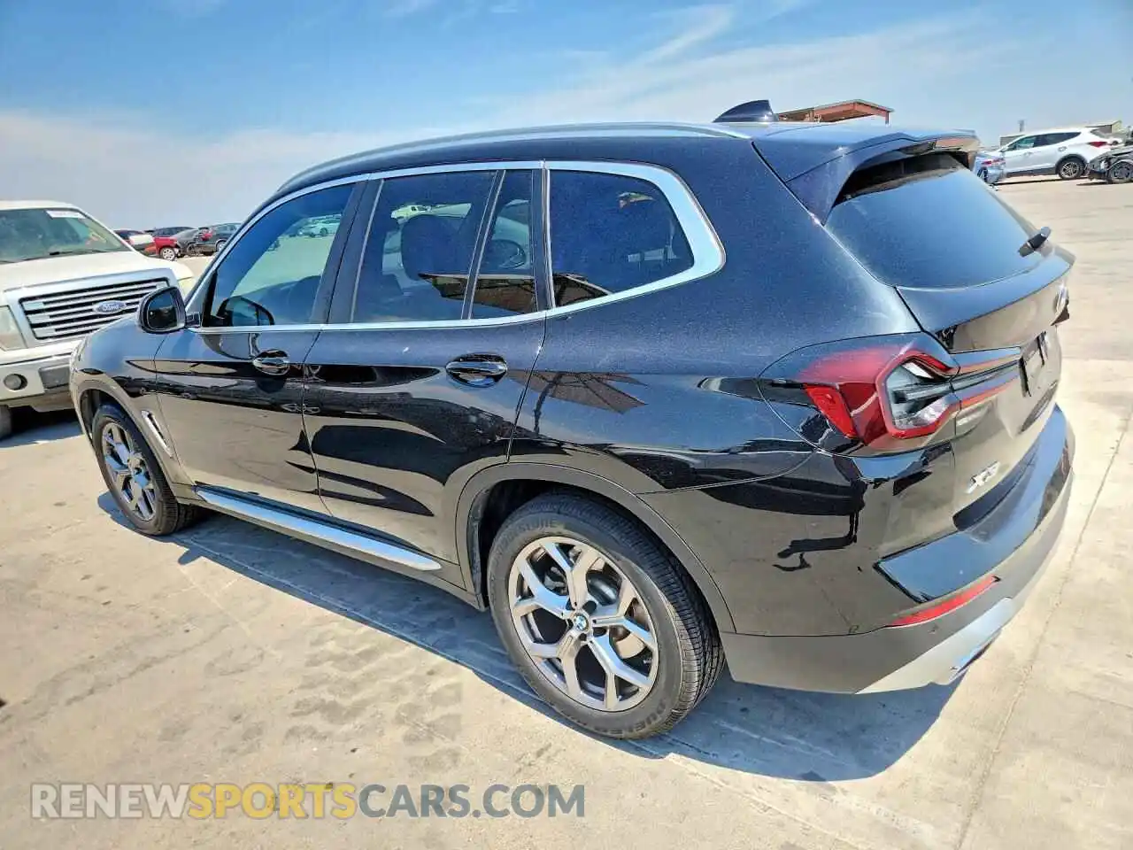 2 Photograph of a damaged car 5UX43DP02P9R75626 BMW X3 2023