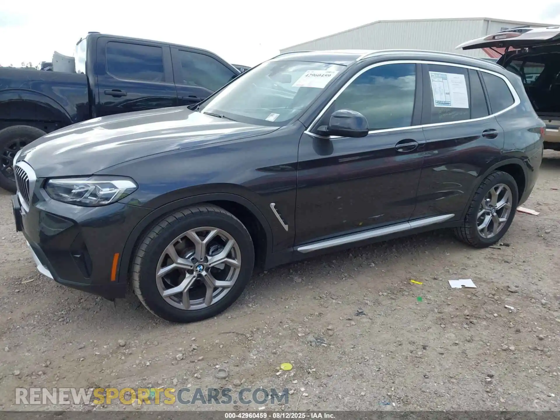 2 Photograph of a damaged car 5UX43DP03P9R81273 BMW X3 2023