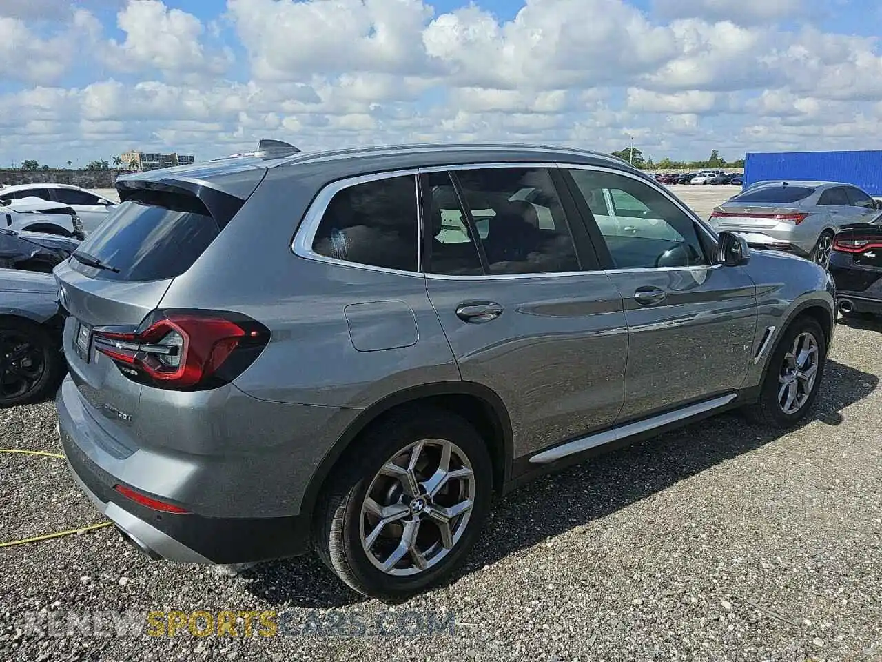 3 Photograph of a damaged car 5UX43DP03P9S25216 BMW X3 2023
