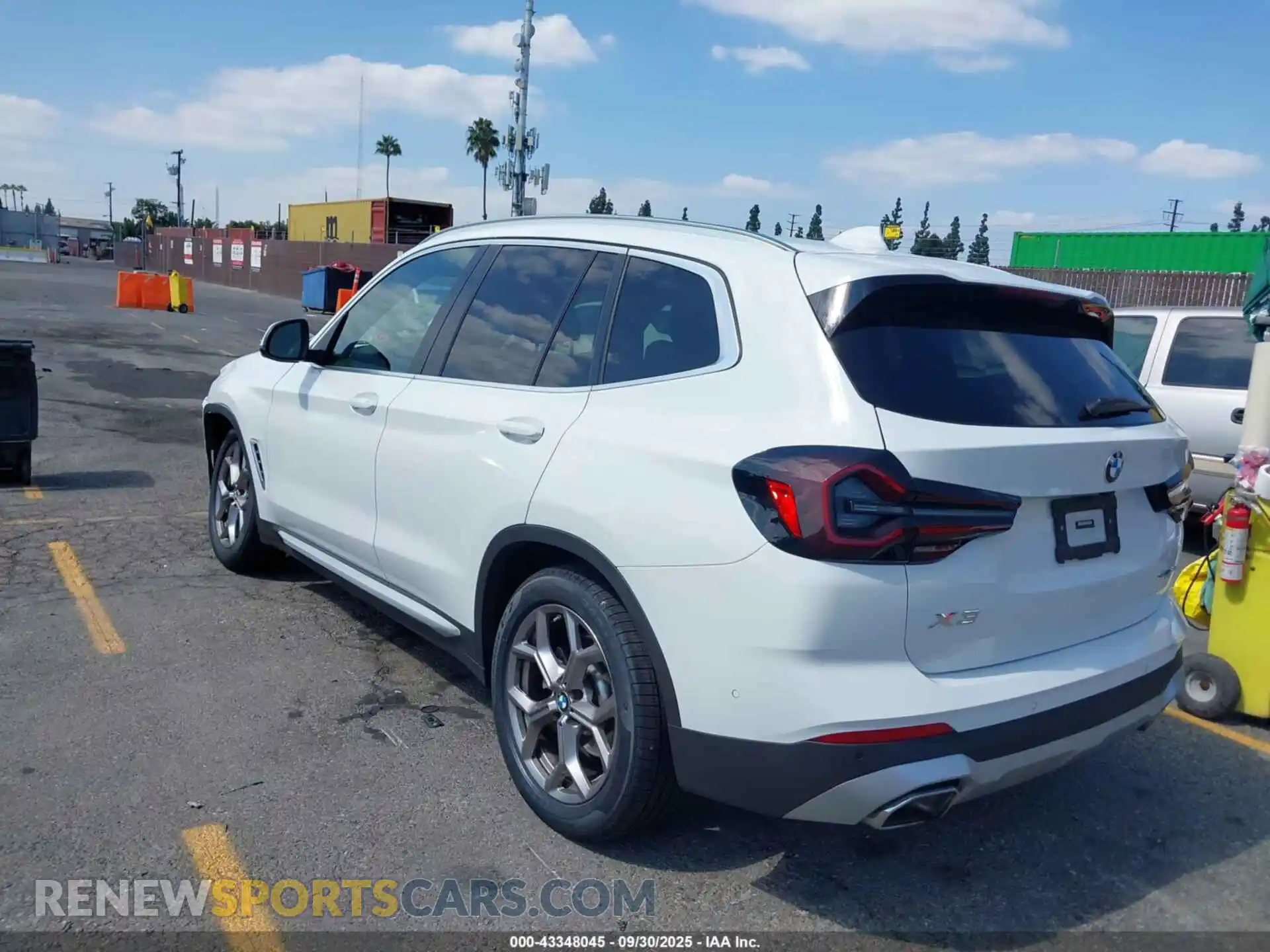 3 Photograph of a damaged car 5UX43DP04P9P48289 BMW X3 2023