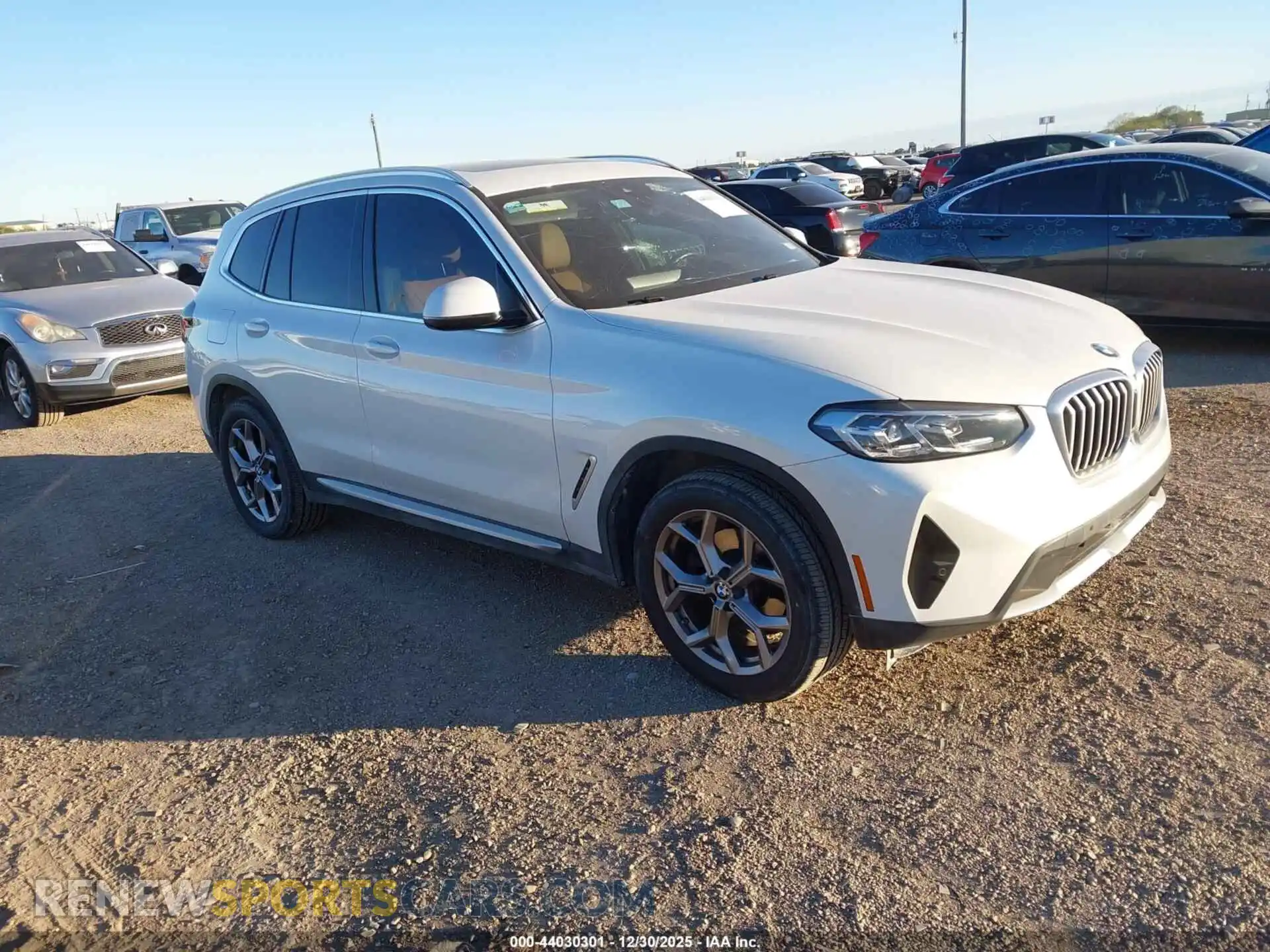 1 Photograph of a damaged car 5UX43DP04P9P89456 BMW X3 2023