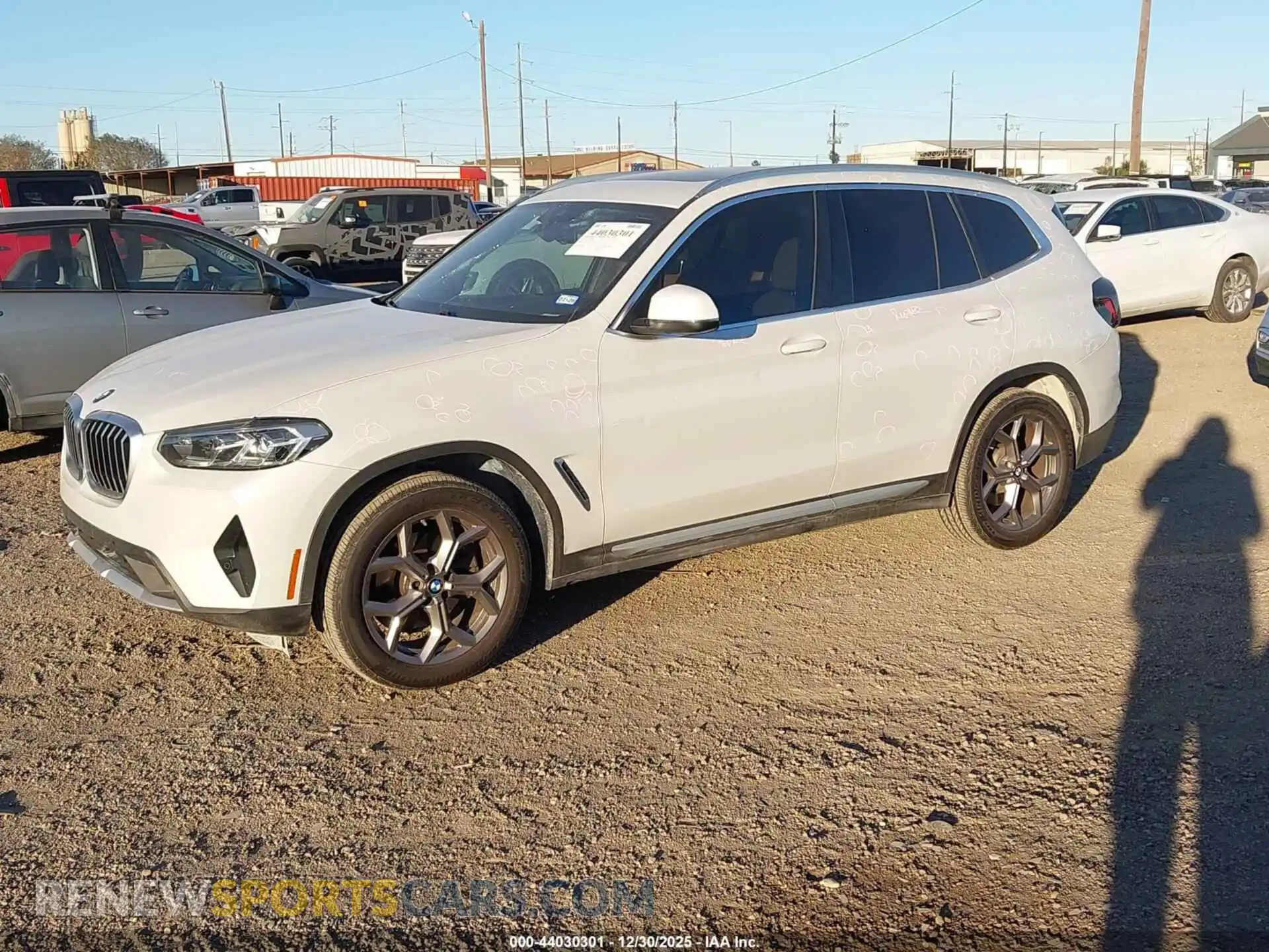 2 Photograph of a damaged car 5UX43DP04P9P89456 BMW X3 2023