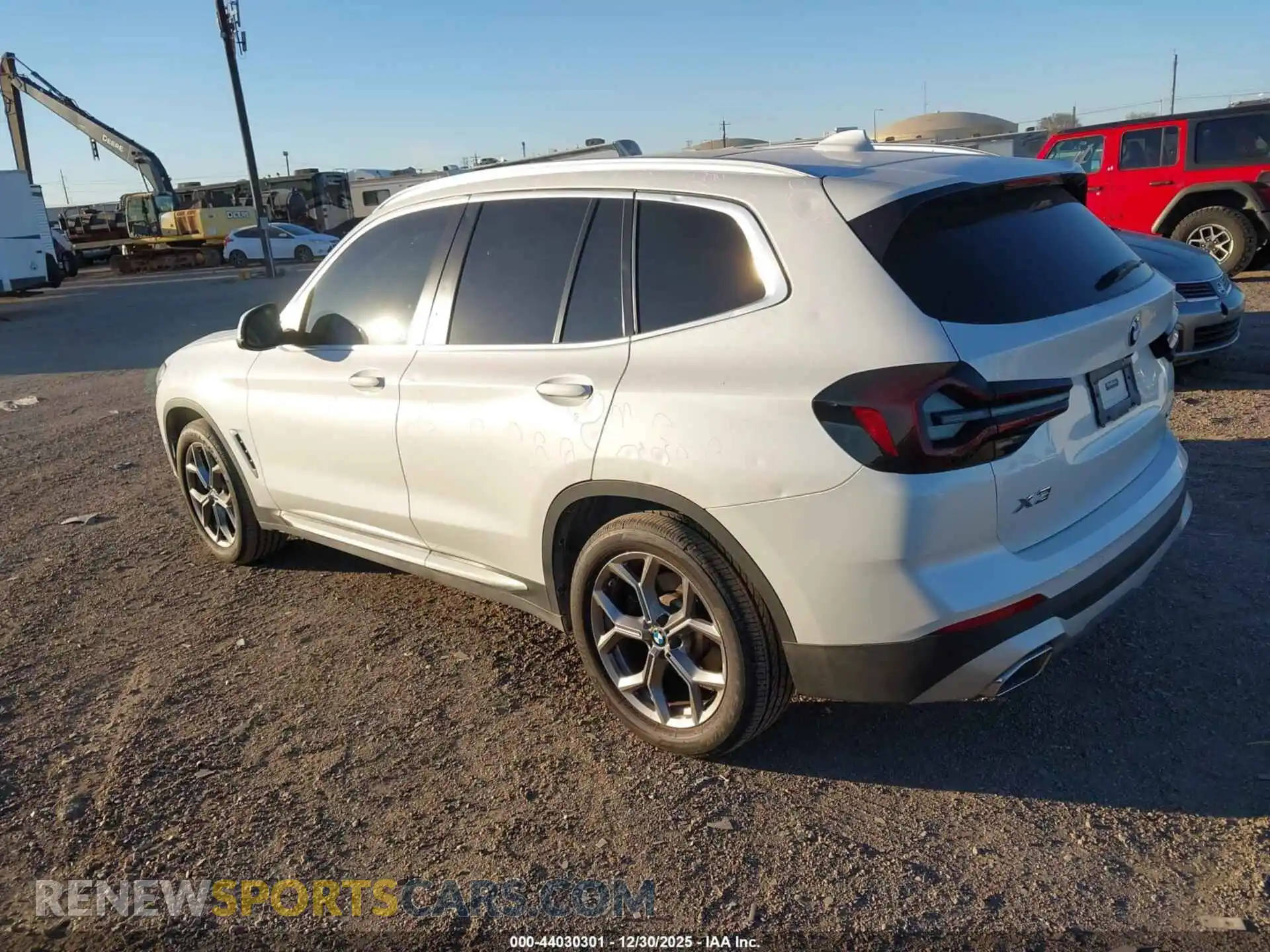 3 Photograph of a damaged car 5UX43DP04P9P89456 BMW X3 2023