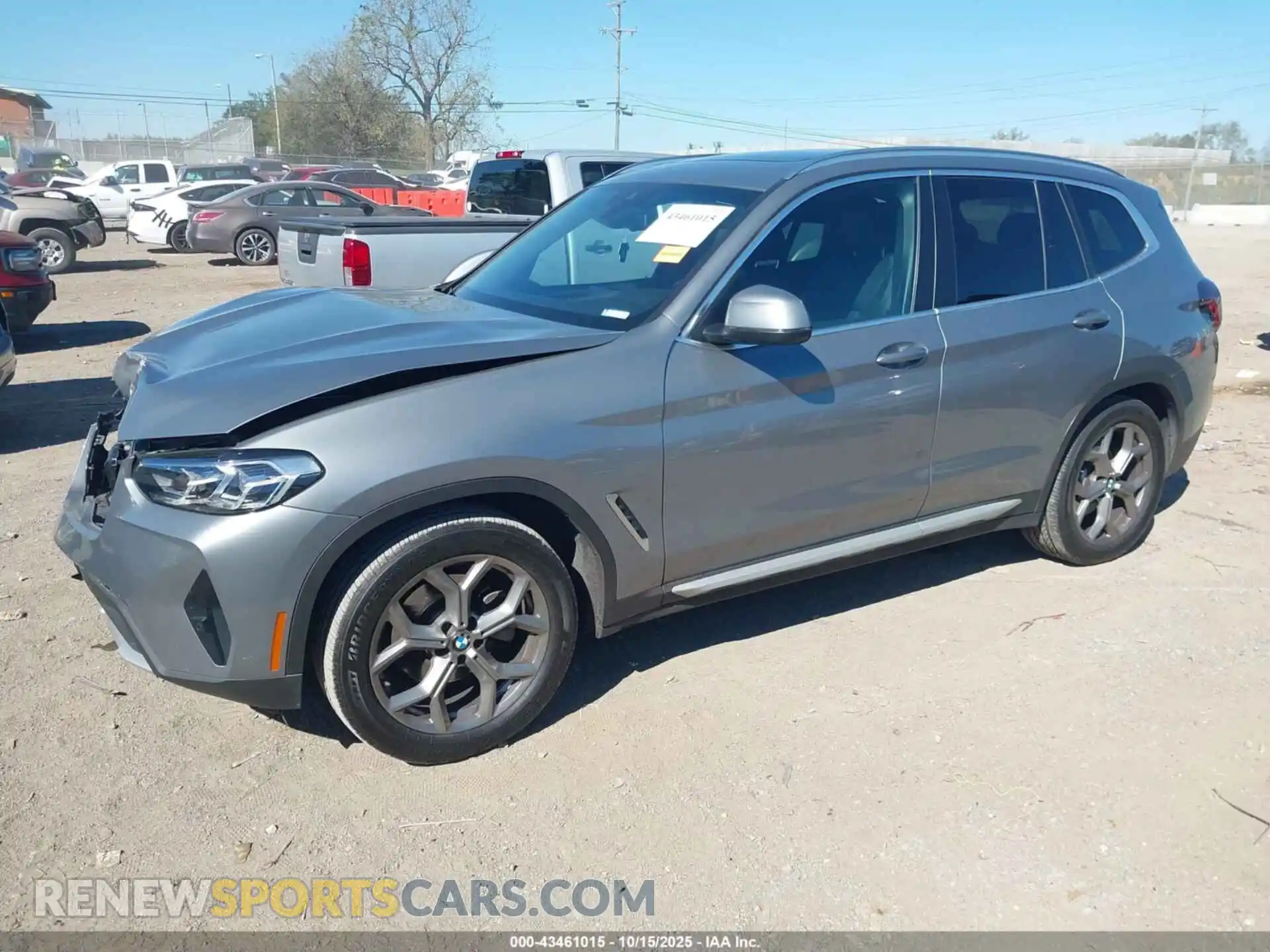 2 Photograph of a damaged car 5UX43DP04P9T32310 BMW X3 2023
