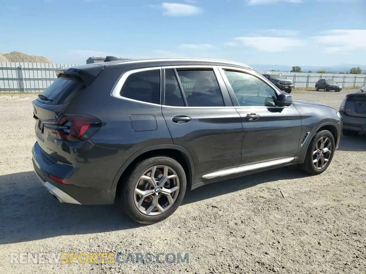 3 Photograph of a damaged car 5UX43DP05P9P14863 BMW X3 2023