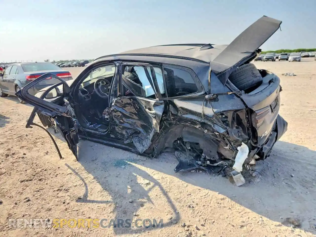 2 Photograph of a damaged car 5UX43DP05P9R57279 BMW X3 2023