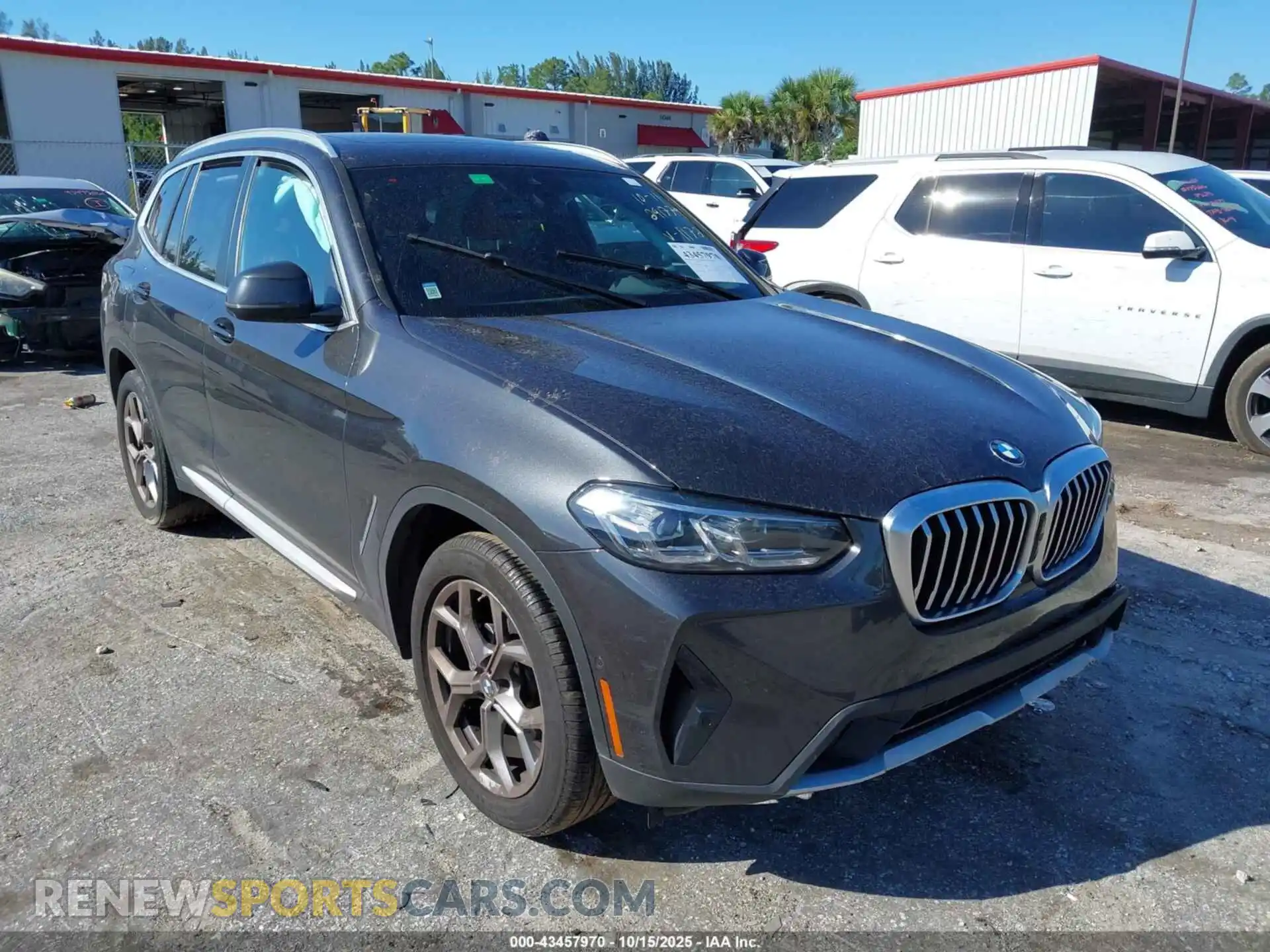 1 Photograph of a damaged car 5UX43DP05P9S11172 BMW X3 2023