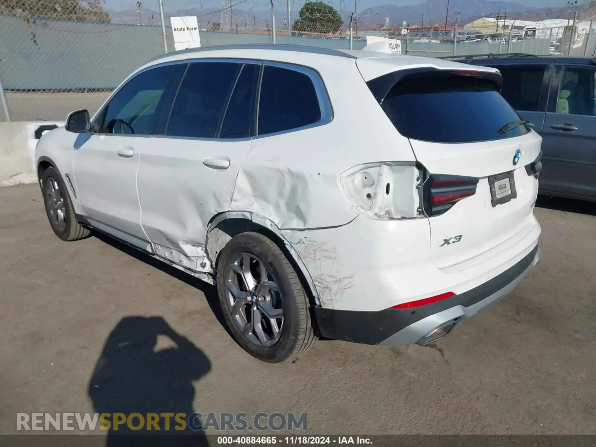 3 Photograph of a damaged car 5UX43DP07P9N54744 BMW X3 2023